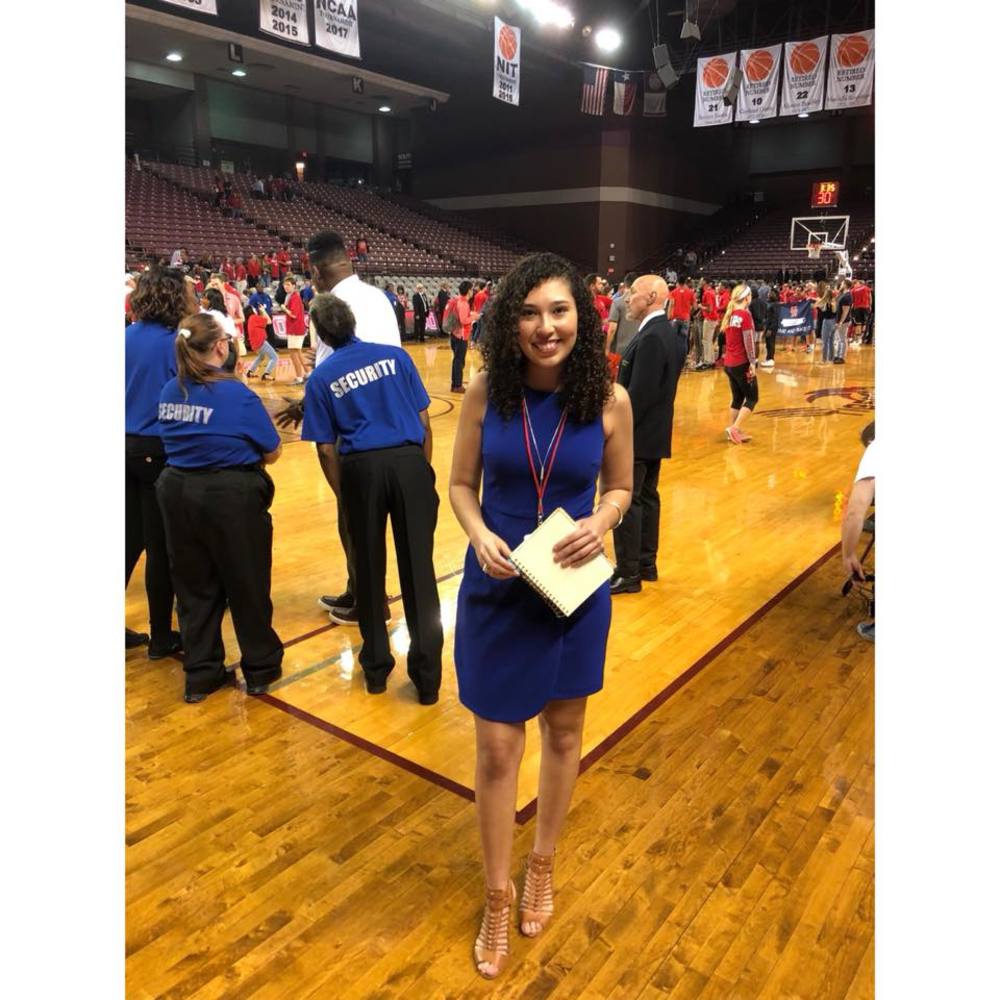 Meet your Posher, Odalis